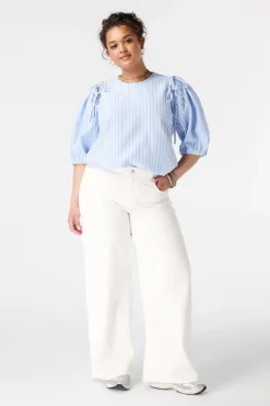 Blouse à carreaux avec manches bouffantes