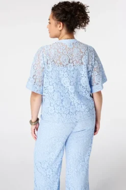 Blouse en dentelle