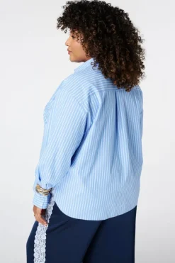 Blouse rayée avec broderie