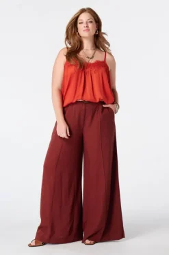 Blouse sans manches avec dentelle