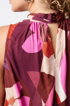 Blouse satinée à col montant