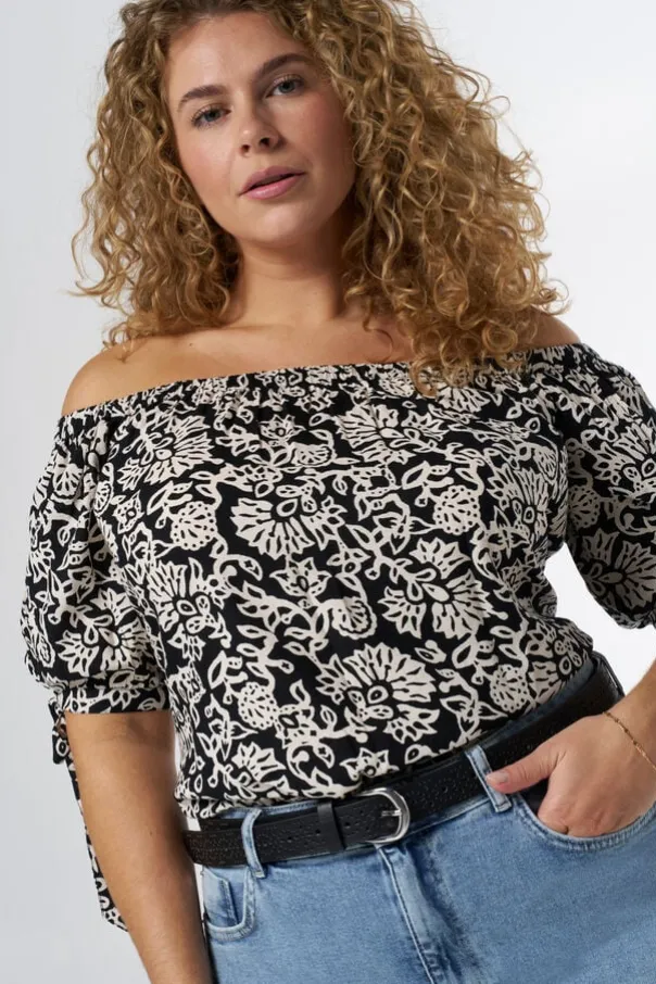 Ceinture avec motifs perforés