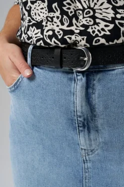 Ceinture avec motifs perforés
