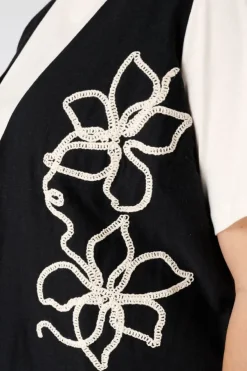 Gilet court avec broderie