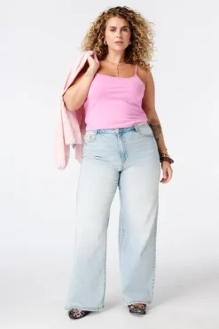 Jean à jambe large et taille haute