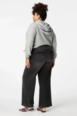 Jeans larges à taille haute