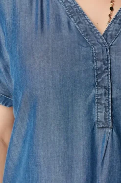 Robe en jean avec col en V