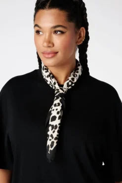 Robe oversize avec dentelle