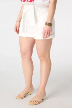 Short en denim avec ceinture