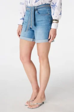 Short en denim avec ceinture