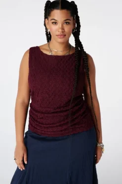 Top en dentelle sans manches