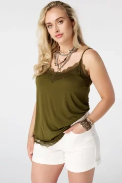 Top longue avec dentelle